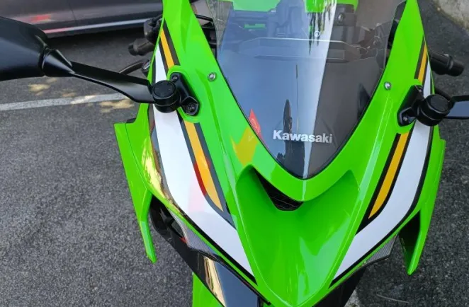 KAWASAKI -6R 636 Ninja  1ER MAIN A SAISIR