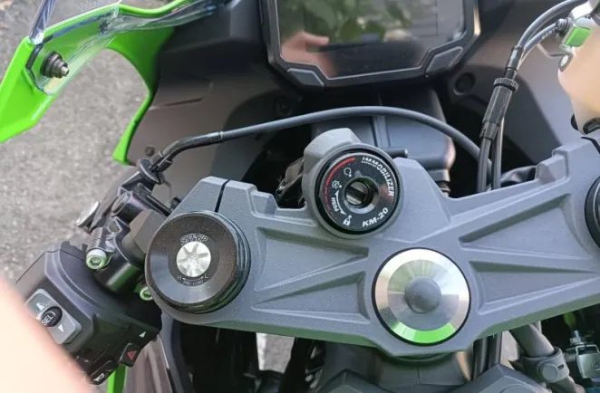 KAWASAKI -6R 636 Ninja  1ER MAIN A SAISIR