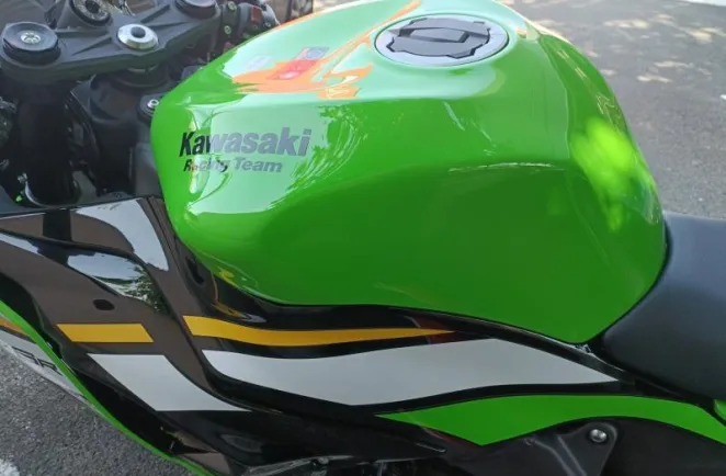 KAWASAKI -6R 636 Ninja  1ER MAIN A SAISIR