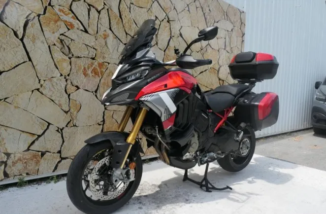 DUCATI V4 Pikes Peak + Options