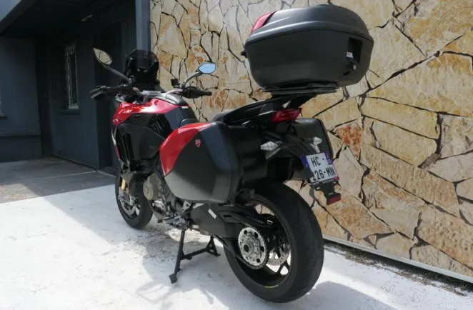 DUCATI V4 Pikes Peak + Options