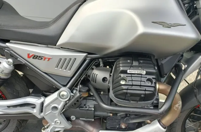 MOTO-GUZZI V85 TT 850 ABS + TC 1ER MAIN REVISEE V 85 TT
