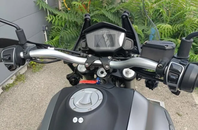 MOTO-GUZZI V85 TT 850 ABS + TC 1ER MAIN REVISEE V 85 TT
