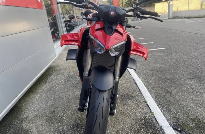 DUCATI 1103 Streetfighter V4