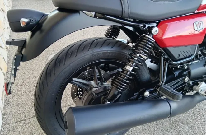 MOTO-GUZZI 850 Stone Corsa