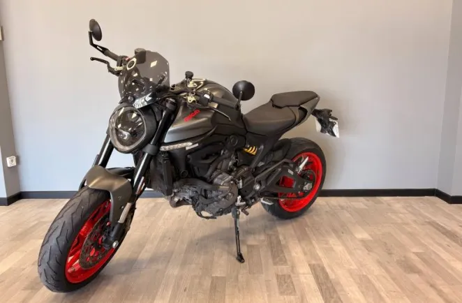 DUCATI Monster 937