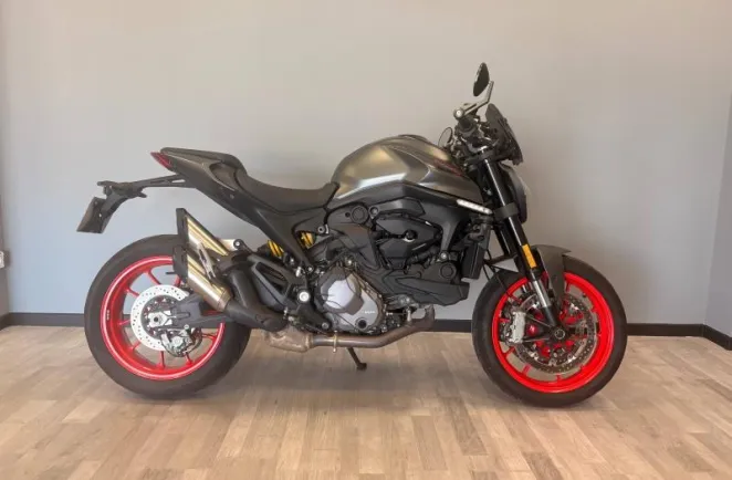 DUCATI Monster 937