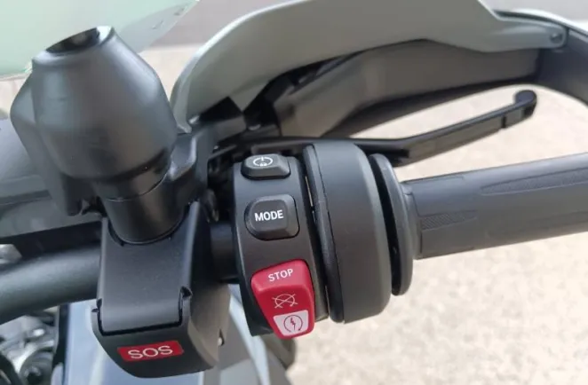 BMW 1300 GS Full Pack et boite Auto