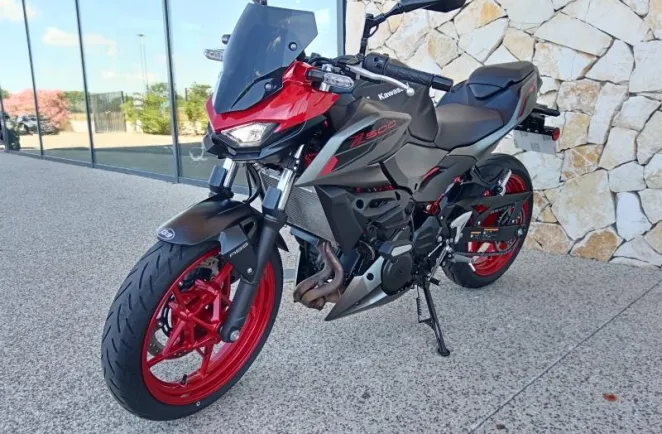 KAWASAKI 500 SE 2024 + pot Akrapovic