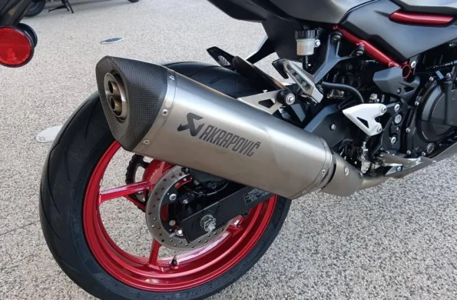 KAWASAKI 500 SE 2024 + pot Akrapovic