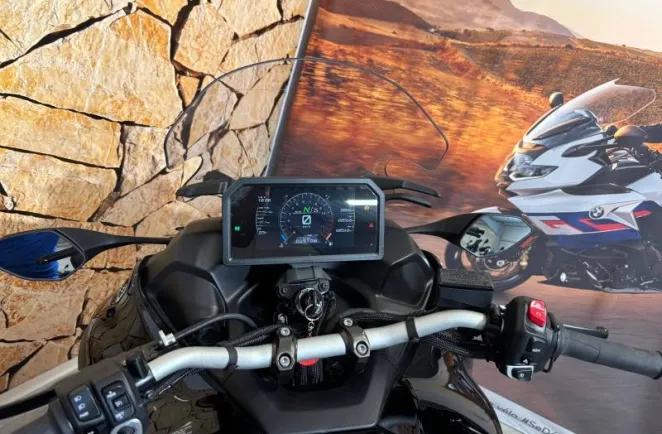 YAMAHA Niken GT 900
