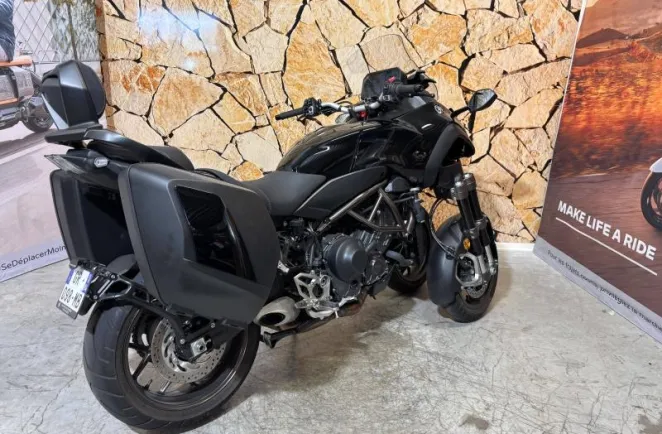 YAMAHA Niken GT 900