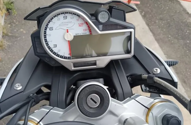 BMW 1000 R Style HP