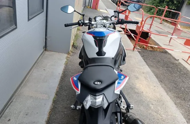 BMW 1000 R Style HP
