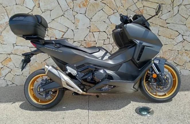 HONDA 2023 + TOP CASE
