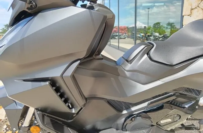 HONDA 2023 + TOP CASE
