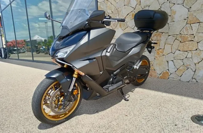 HONDA 2023 + TOP CASE