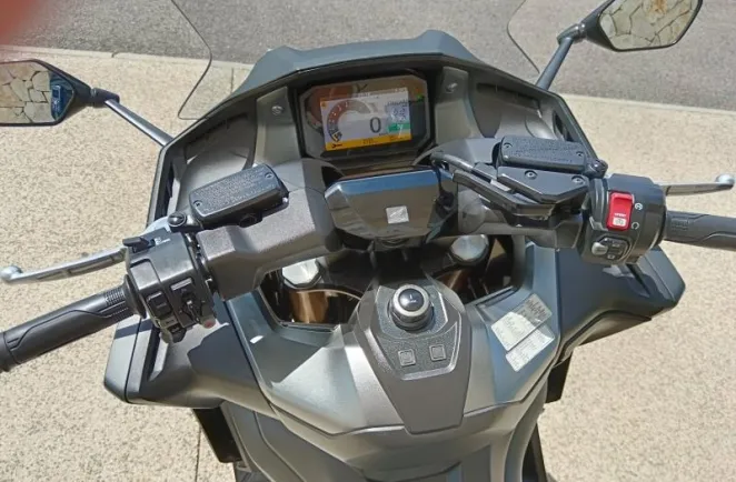 HONDA 2023 + TOP CASE