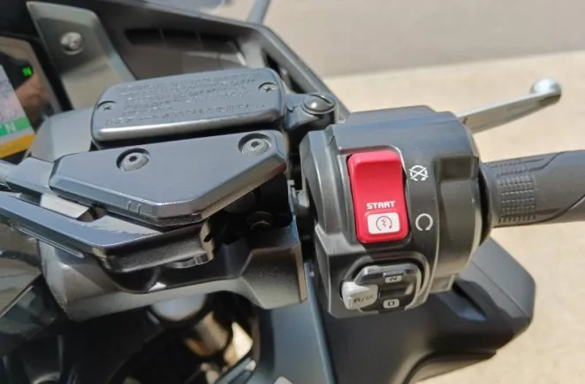 HONDA 2023 + TOP CASE
