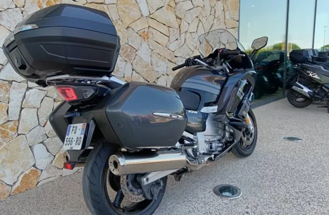 YAMAHA FJR 1300 A 2018 AVEC BAGAGERIE