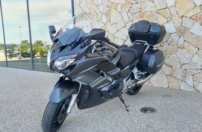 YAMAHA FJR 1300 A 2018 AVEC BAGAGERIE