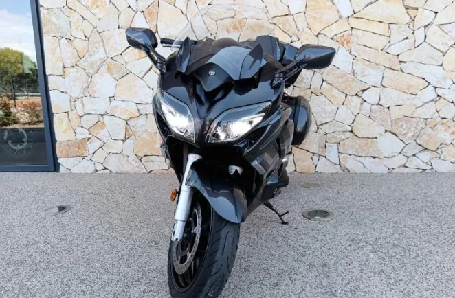 YAMAHA FJR 1300 A 2018 AVEC BAGAGERIE