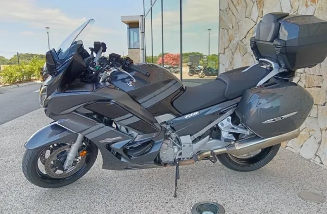 YAMAHA FJR 1300 A 2018 AVEC BAGAGERIE