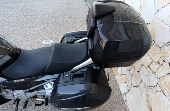 YAMAHA FJR 1300 A 2018 AVEC BAGAGERIE