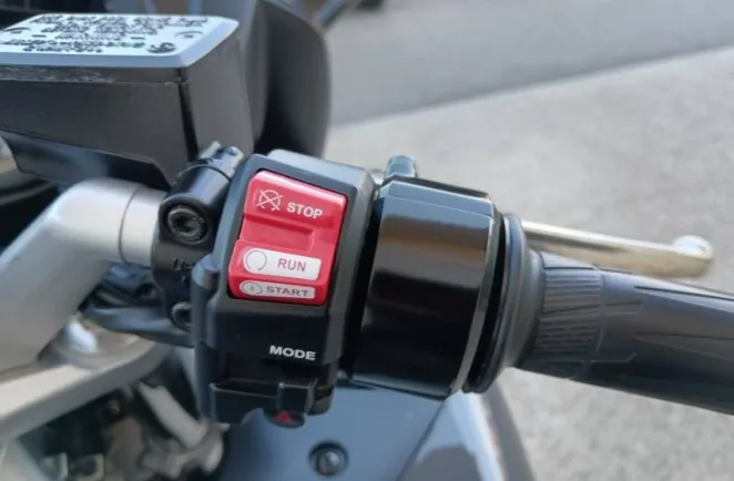 YAMAHA FJR 1300 A 2018 AVEC BAGAGERIE