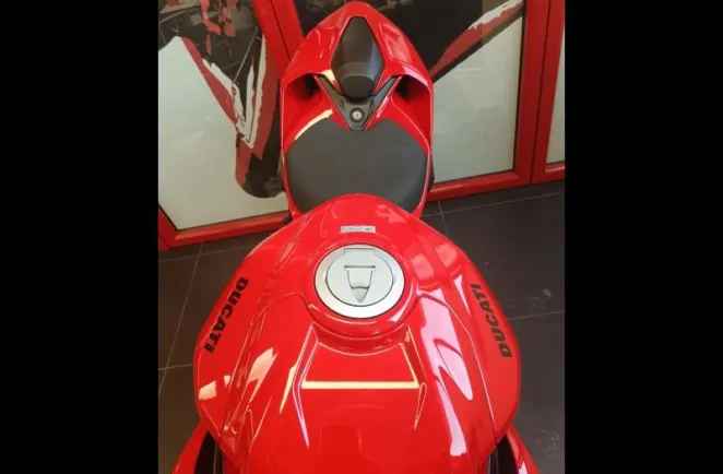 DUCATI 890  V2 S