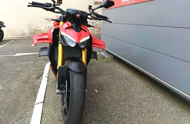 DUCATI 1103 Streetfighter V4 S 1ère main garantie 04/02/2028 ( prix hors accessoires )