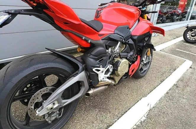 DUCATI 1103 Streetfighter V4 S 1ère main garantie 04/02/2028 ( prix hors accessoires )