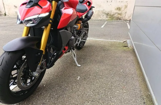 DUCATI Streetfighter V2 S 1ère main garantie 12/02/2029 hors accessoires