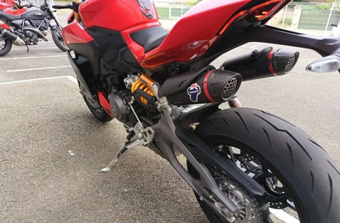 DUCATI Streetfighter V2 S 1ère main garantie 12/02/2029 hors accessoires