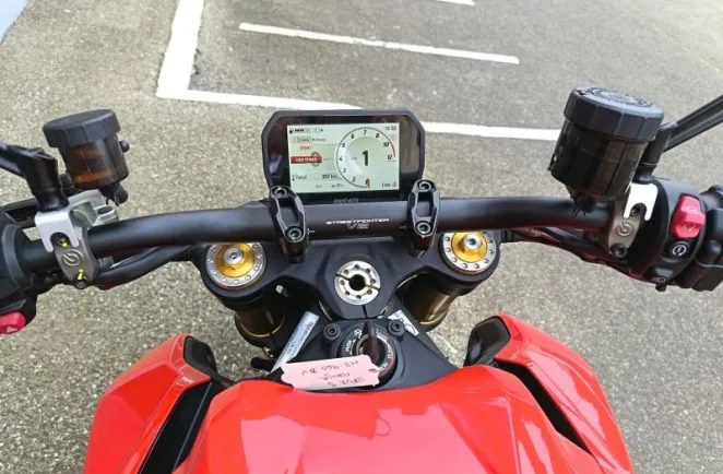 DUCATI Streetfighter V2 S 1ère main garantie 12/02/2029 hors accessoires