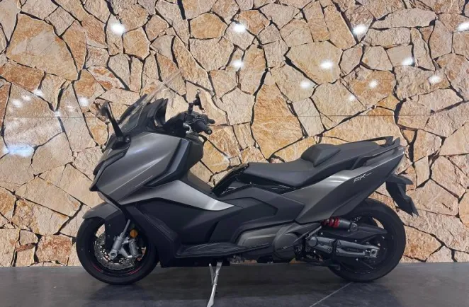 KYMCO 550 .