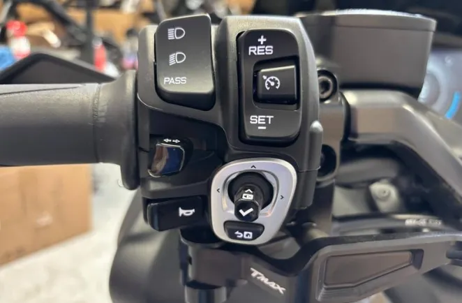 YAMAHA XP TMAX 562 Tech MAX 2026