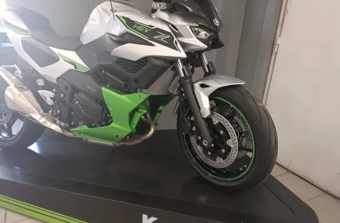 KAWASAKI Z 7 Hybrid 450