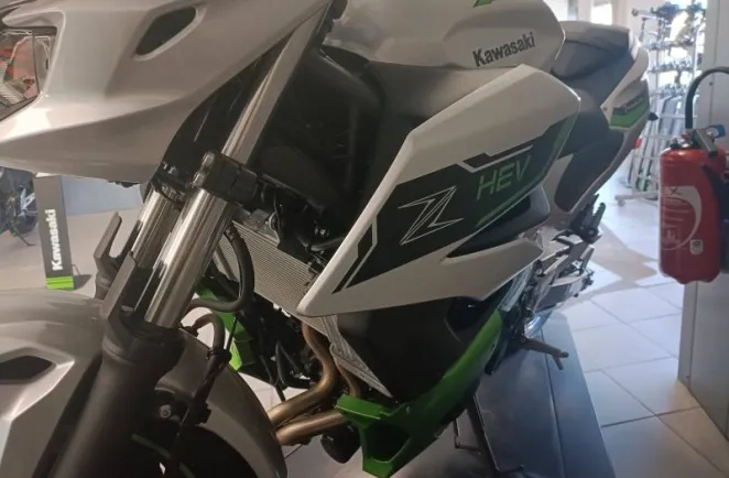 KAWASAKI Z 7 Hybrid 450