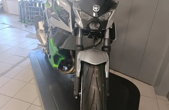 KAWASAKI Z 7 Hybrid 450
