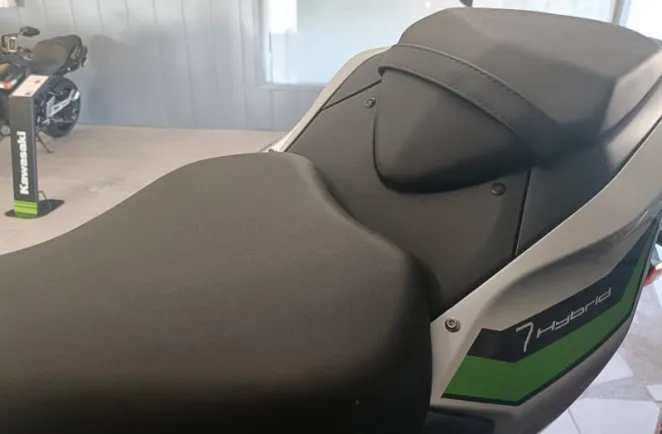 KAWASAKI Z 7 Hybrid 450