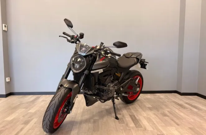 DUCATI Monster+ 937