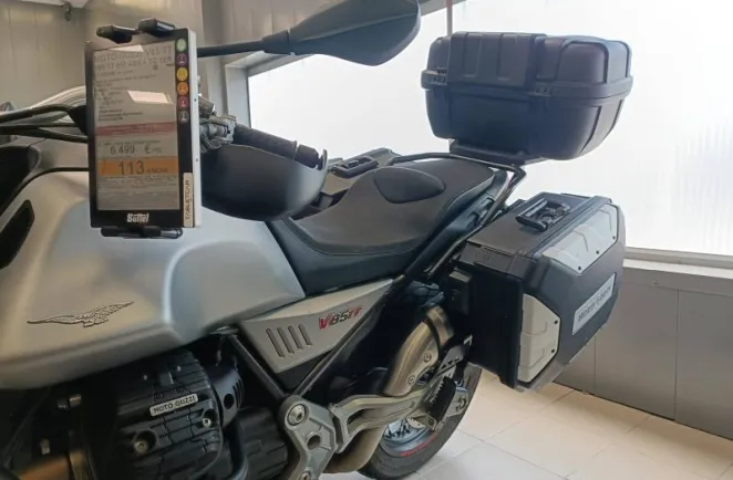MOTO-GUZZI V85 TT 850 ABS + TC 1ER MAIN REVISEE V 85 TT valises top case