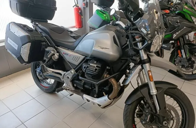MOTO-GUZZI V85 TT 850 ABS + TC 1ER MAIN REVISEE V 85 TT valises top case