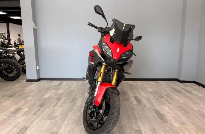 BMW F 900 XR