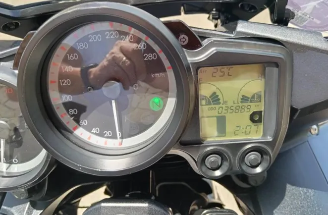 YAMAHA 1300 2008