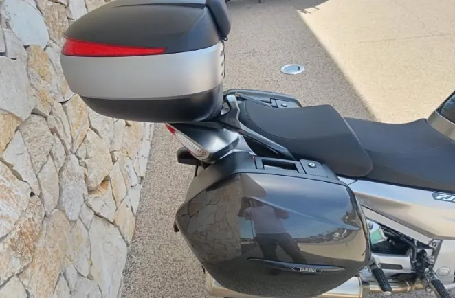 YAMAHA 1300 2008