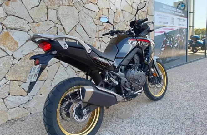 HONDA 750  2025 NOIR