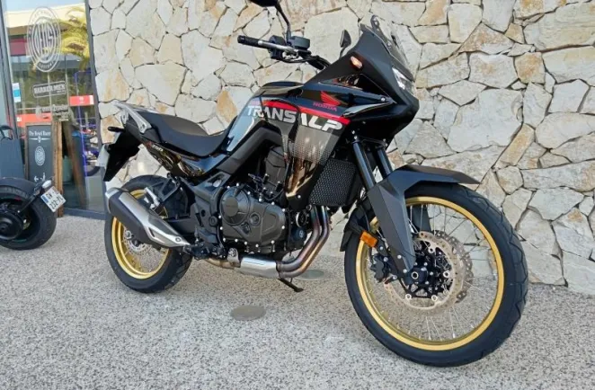 HONDA 750  2025 NOIR