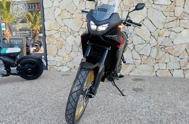 HONDA 750  2025 NOIR